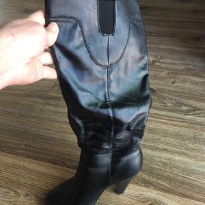 Black unlisted boots